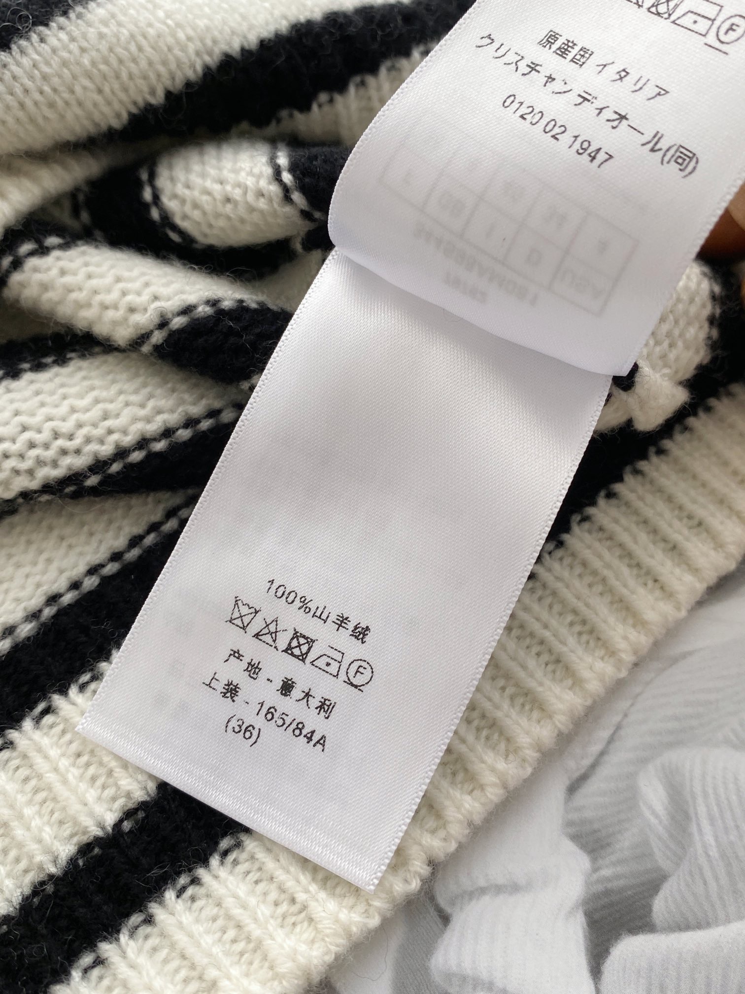 73E42472-FF0C-4000-AFAB-3214A6E4A09B