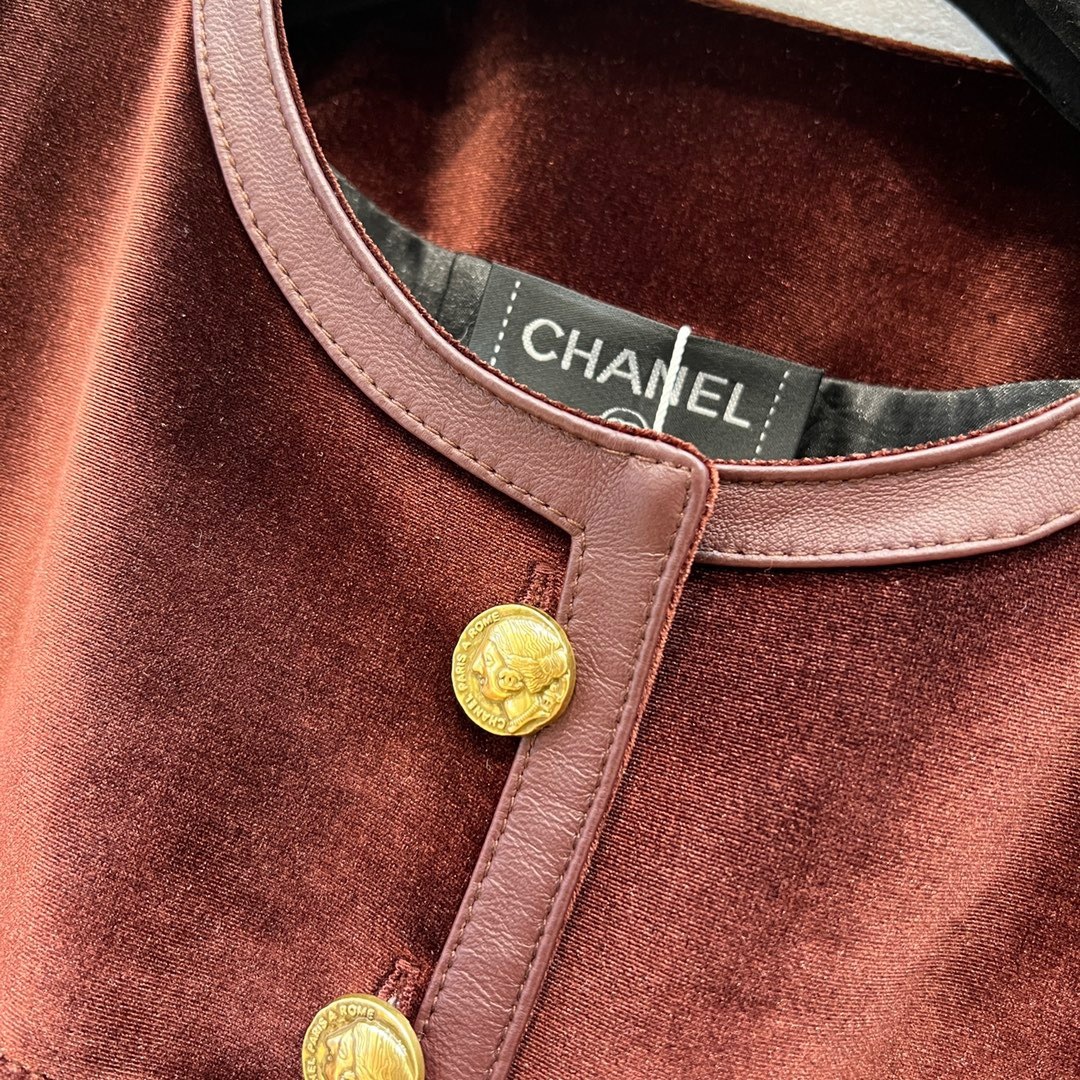 1C4FC4E2-0C96-4288-AEAF-5B70C5D65453