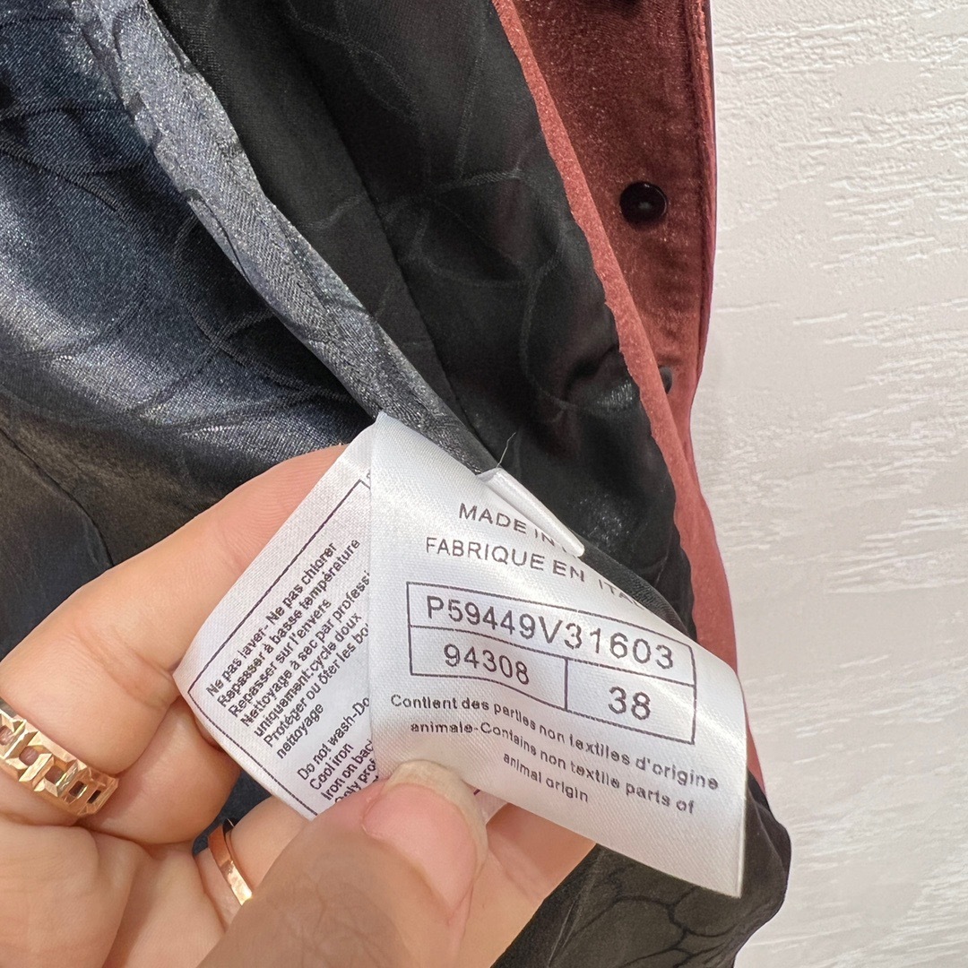 AD91C8A6-0417-46F6-AF19-BC62A6EE48F1