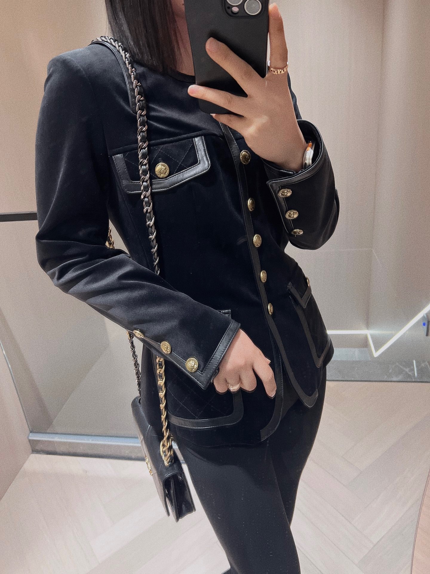 BA37E2DF-3296-4348-83FA-9C9228A1E56D