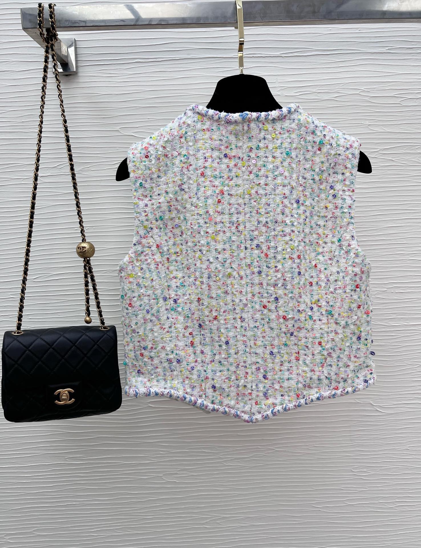 43392A7E-000D-4E25-8316-364E1ECA10B7