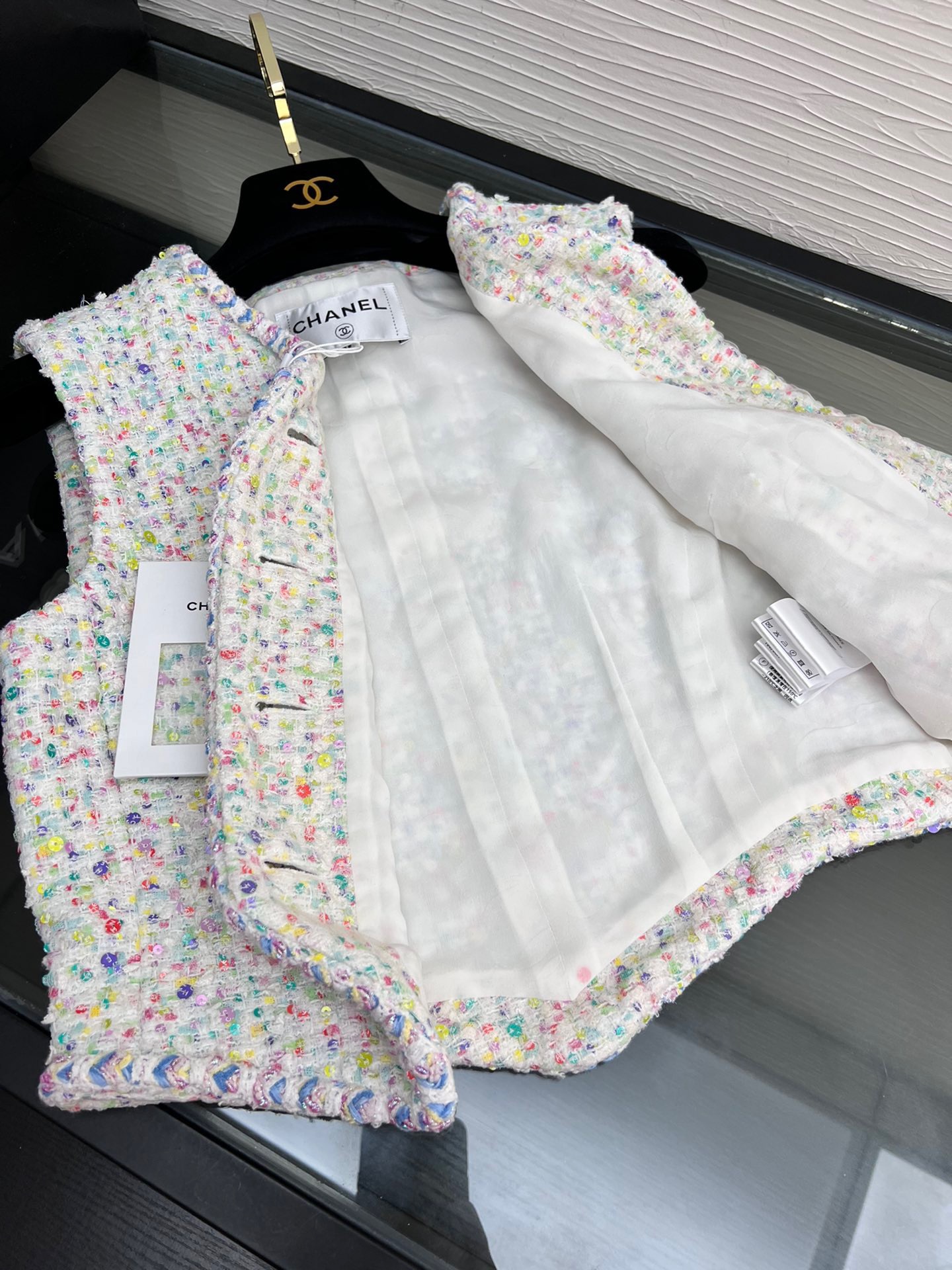 A1ED1F40-513A-4BDE-99AE-790756928993