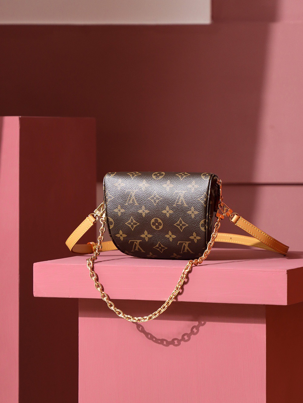 A8EE8572-BFF7-4294-B9CC-1561CB7AD222