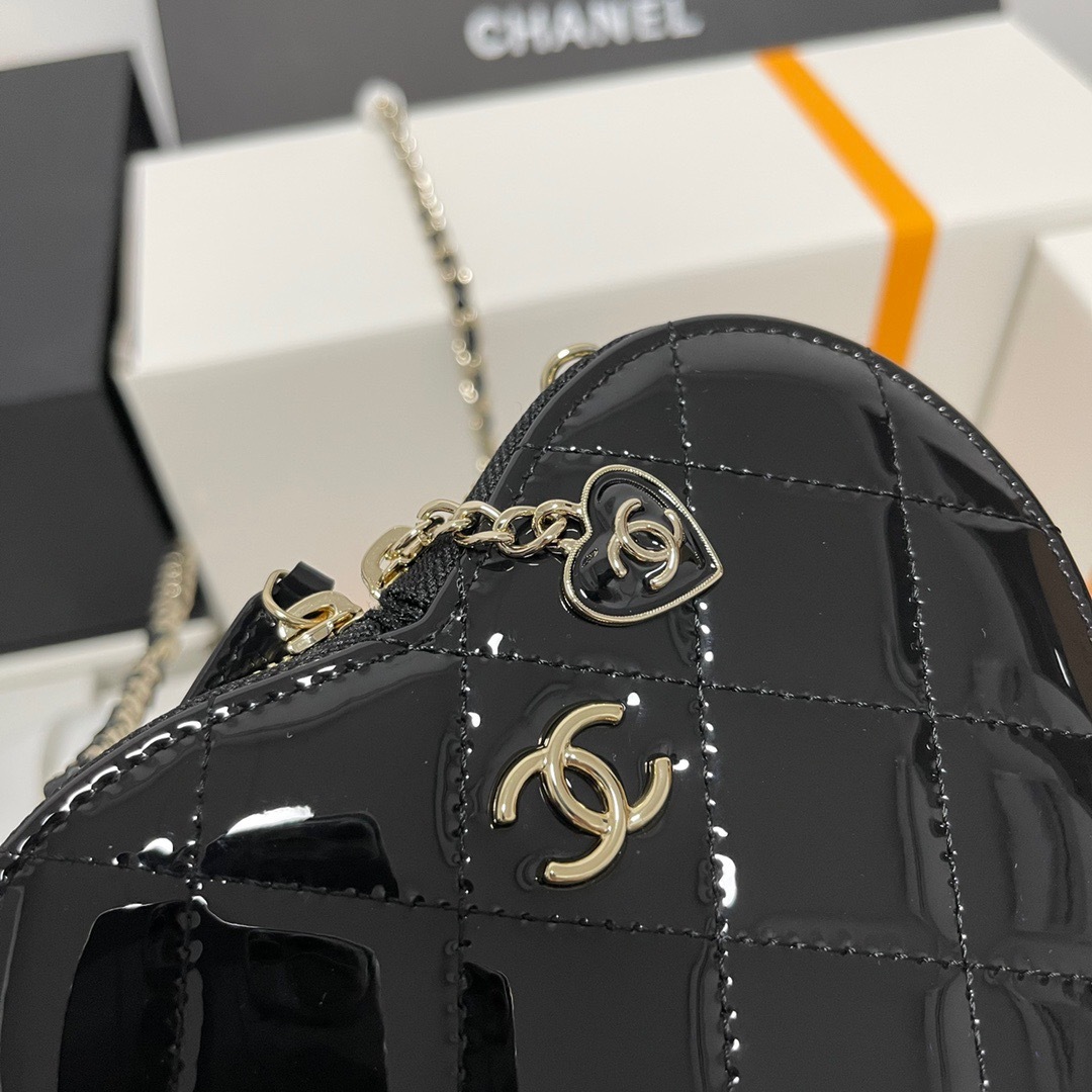 C5628529-1E6A-4165-8D59-B498D2A5C91C