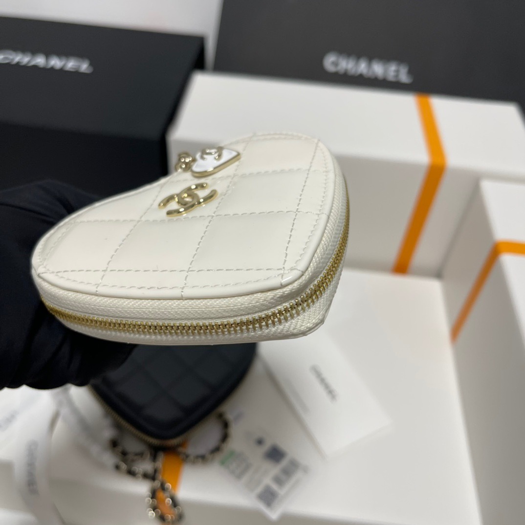 DB01C349-354D-4BD5-AE81-C2A488C22780