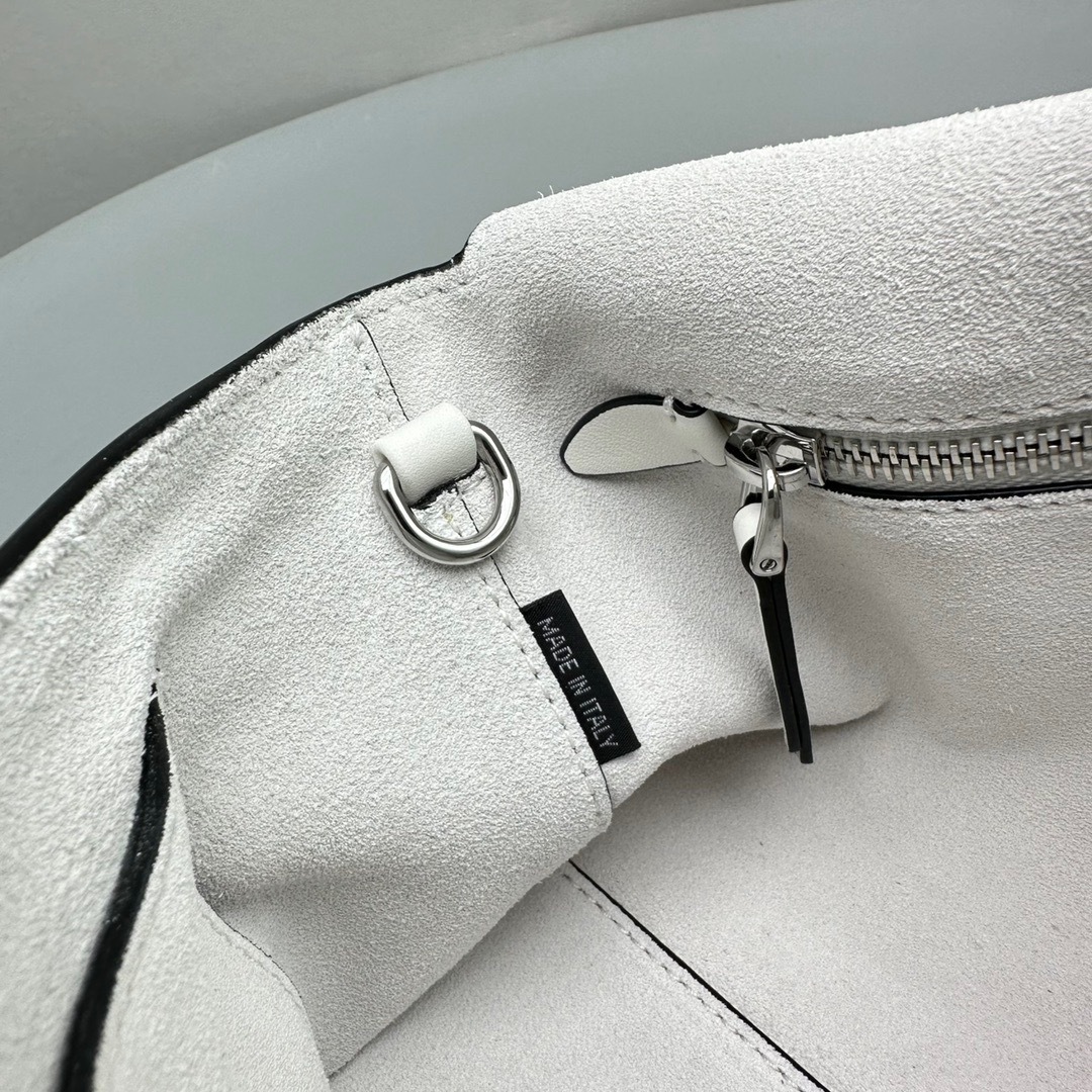 0C509387-BE08-4B04-B78F-272CD5A5222D