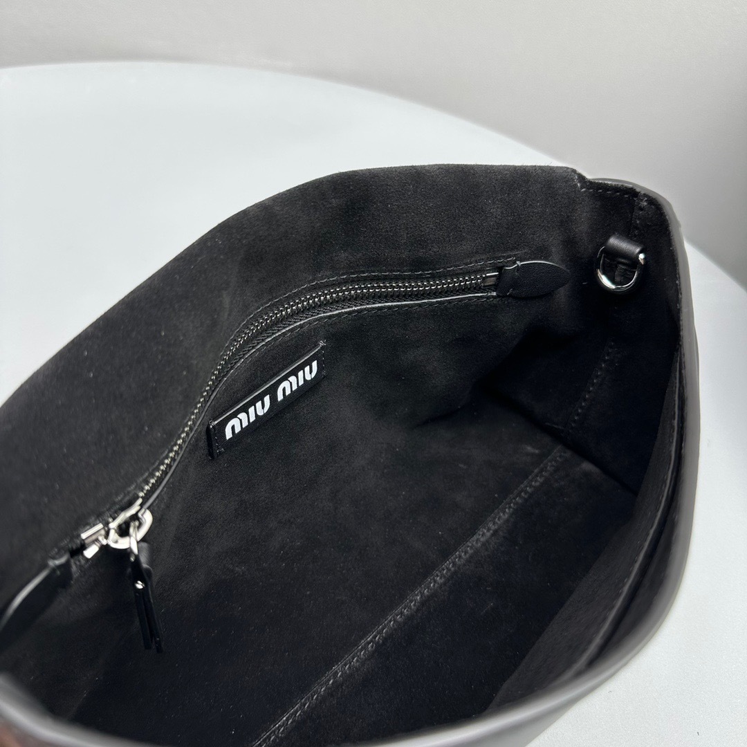 C3E1F313-E1AF-46D6-9589-C75C012F6DB8