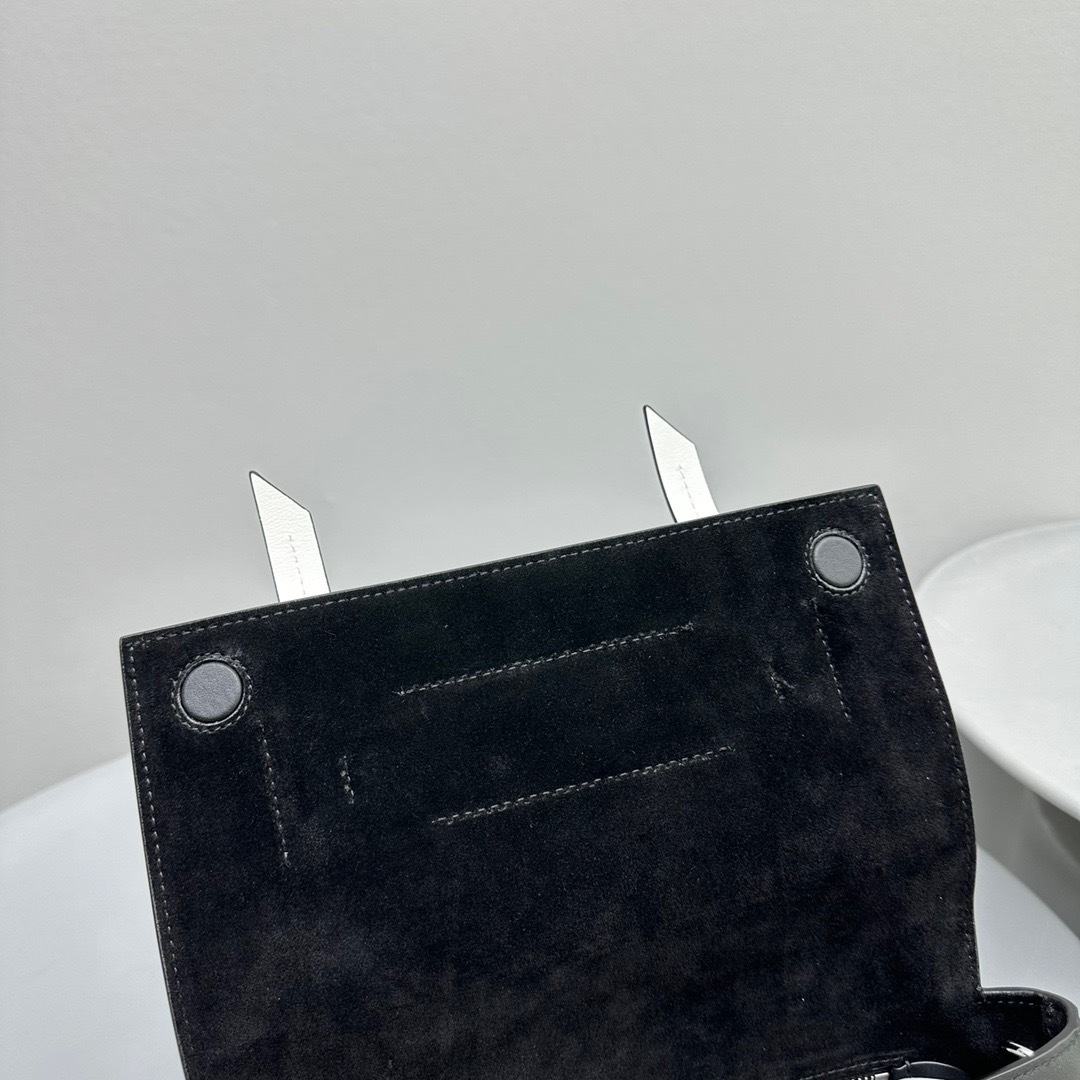 23E8E44A-7DD7-4EB0-A3D3-0564E1A6C343