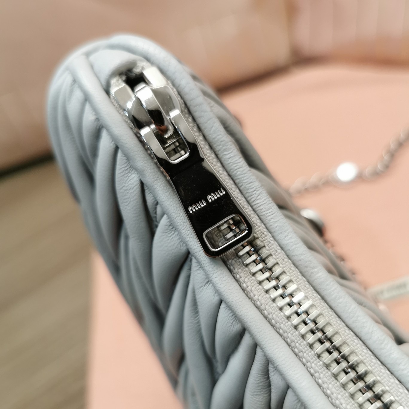 77382A26-1999-48E2-B4DE-F117DF040AD9