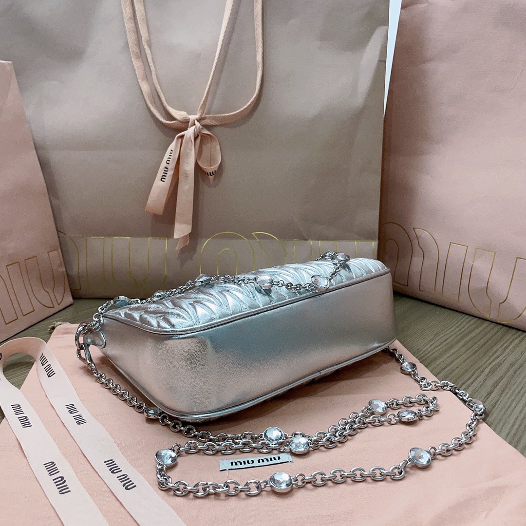 B4C32AF3-DA38-4F10-AB06-A499C2E926D8