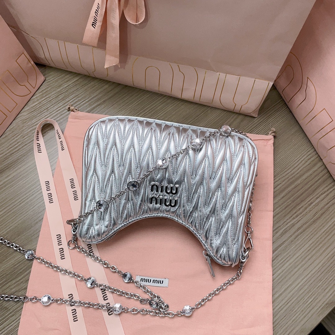 1D2724BC-99C3-447F-A482-9E9808C7E5A9