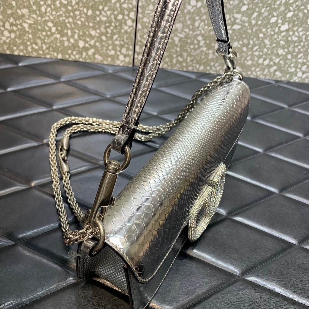 72982210-0C5F-4E4A-B391-435C9AB2E095