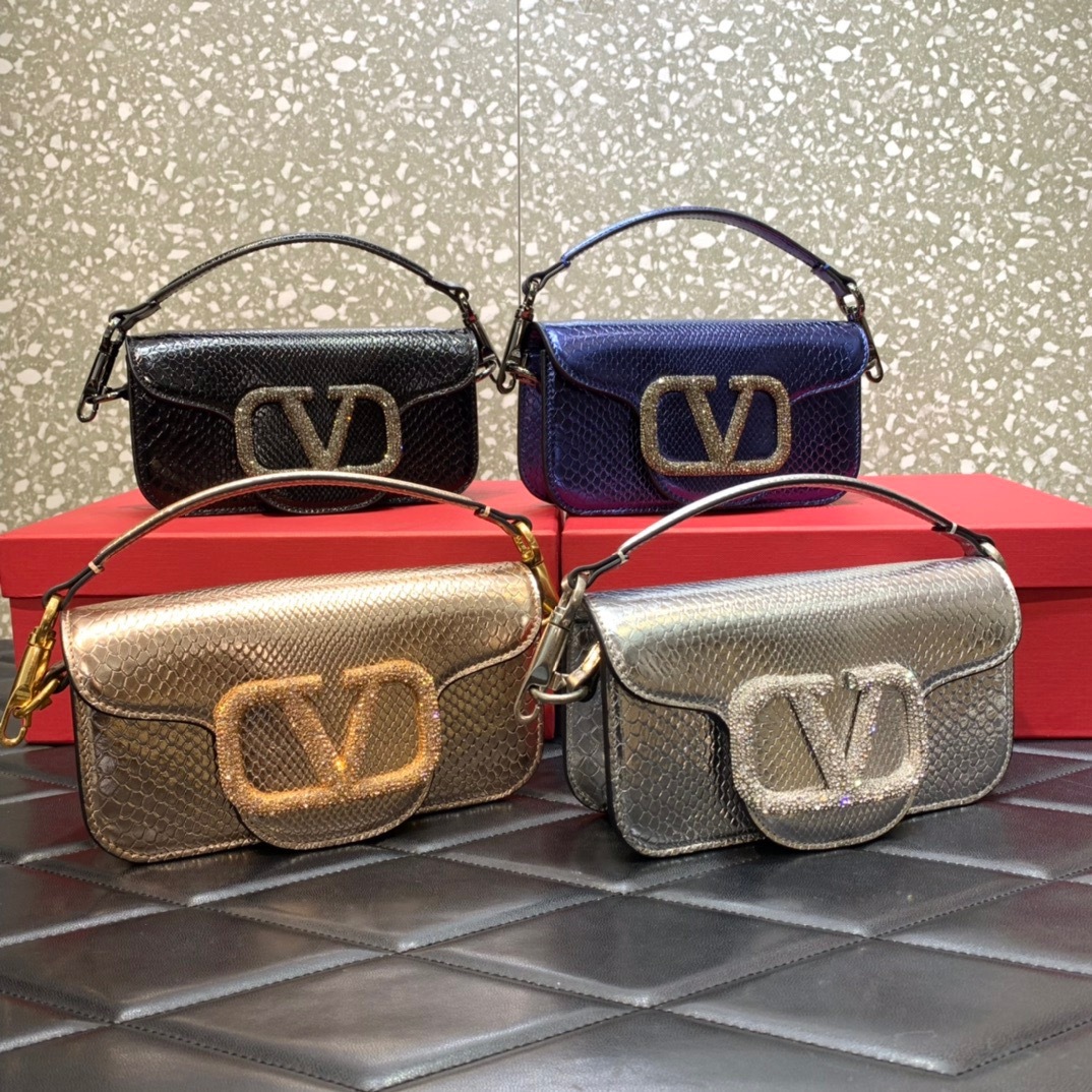 352EB672-49D4-46CB-BE9E-5574A3277A76