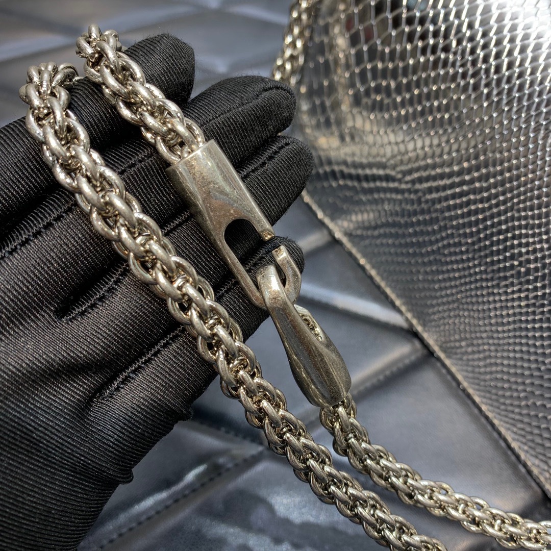 62EA9F9D-B6A3-4FAA-B6F5-DA740DA6E6B8