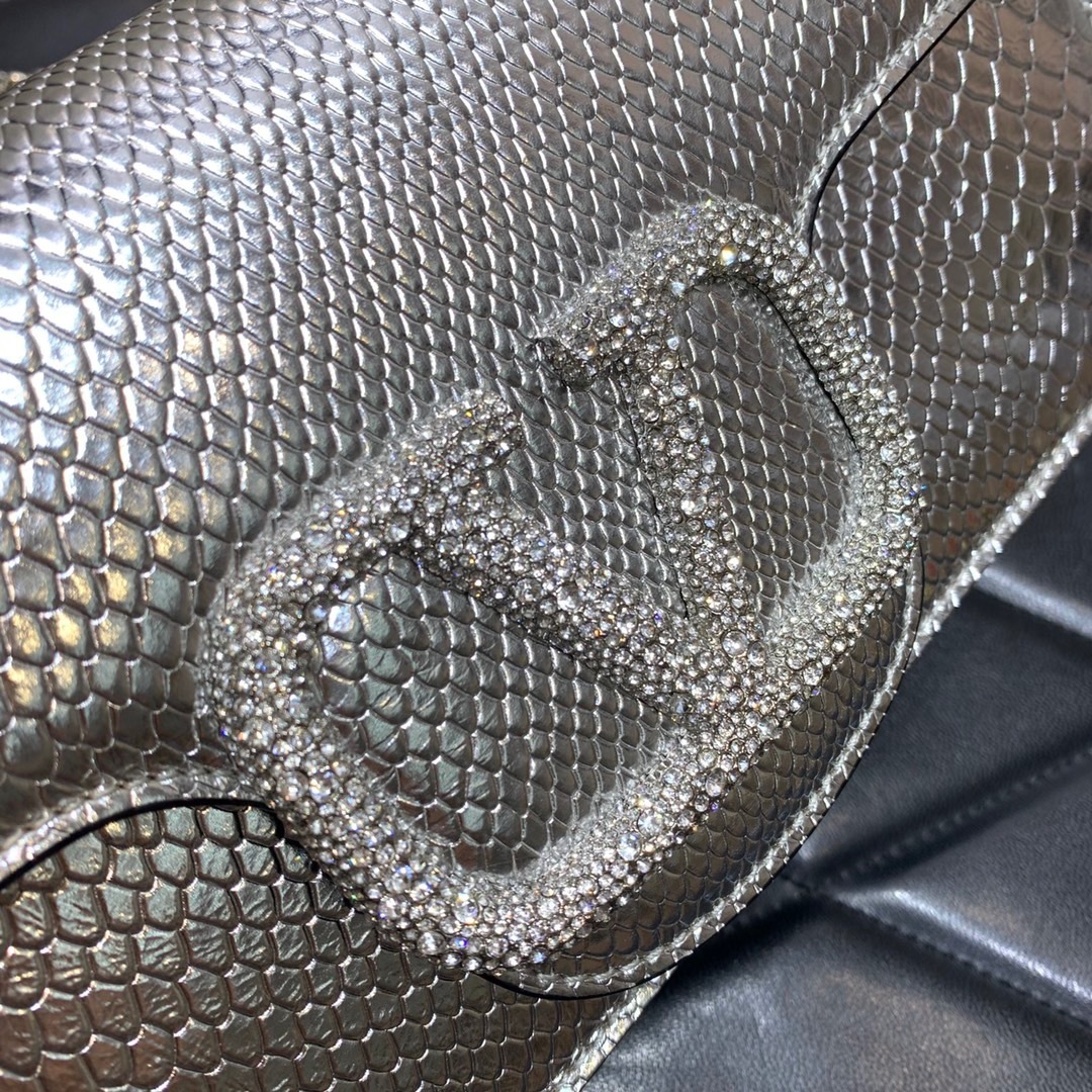 E84CDC0D-AA2F-4A73-A231-1B5D5DB6FA75