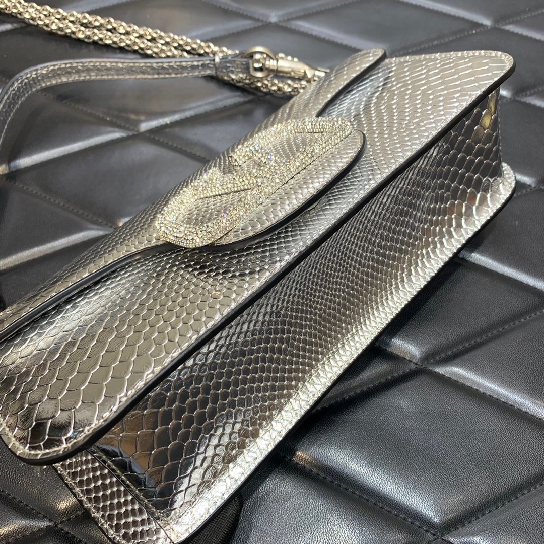 CD76BAAC-7945-43E1-8C12-3D8711E540F6