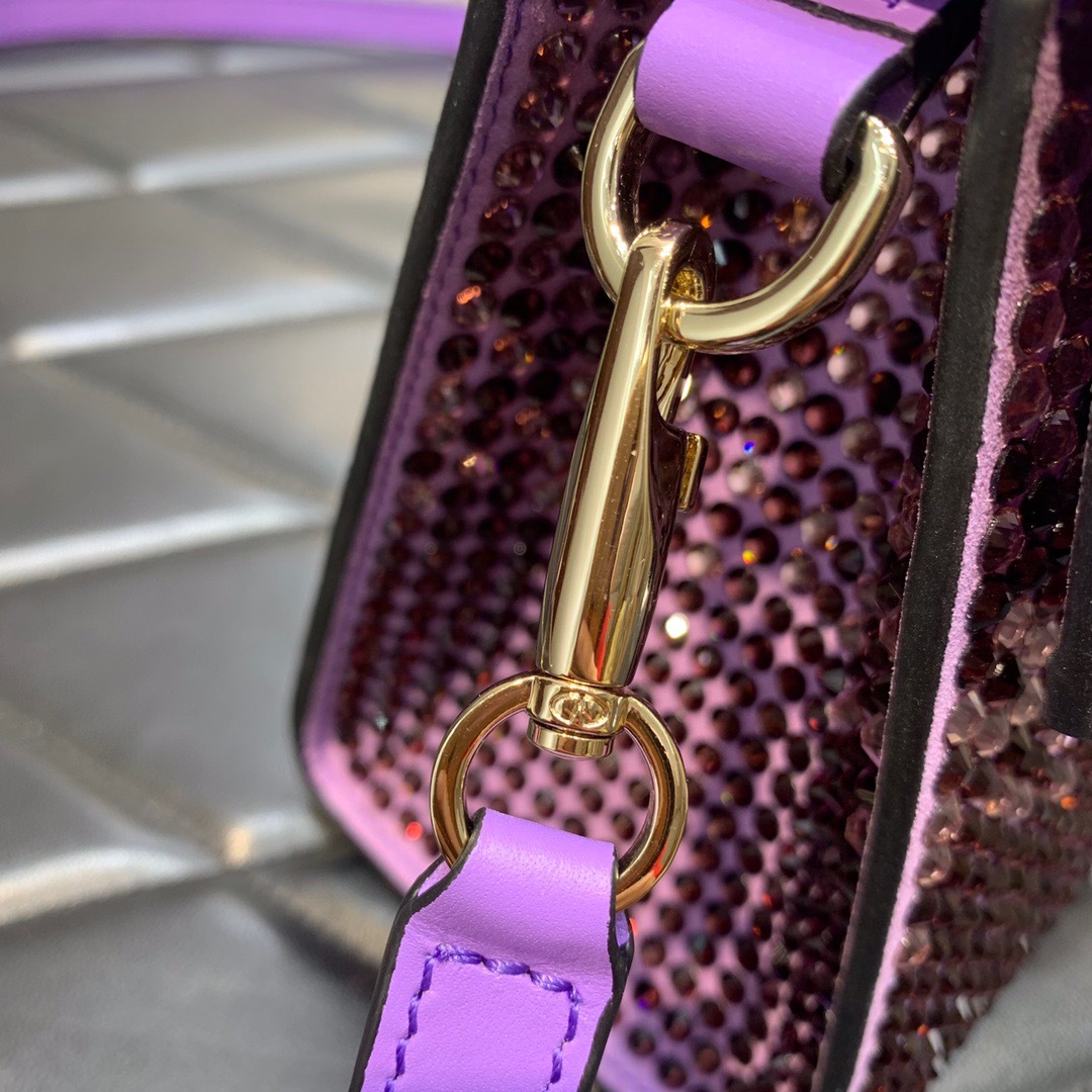 381C1599-FA1A-4300-90B5-828F8A7B4AA2