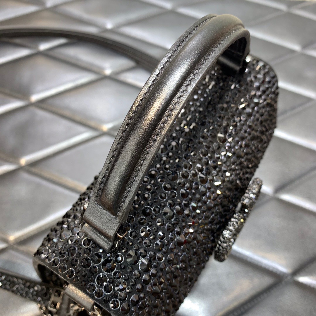 0528E20C-17A1-4198-99F4-4FB9D7A6006D