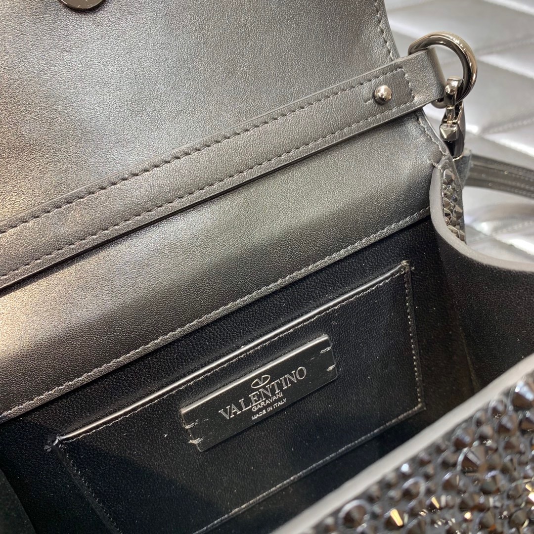 AE329C0D-2315-4683-AB5E-59000CF8DCC0