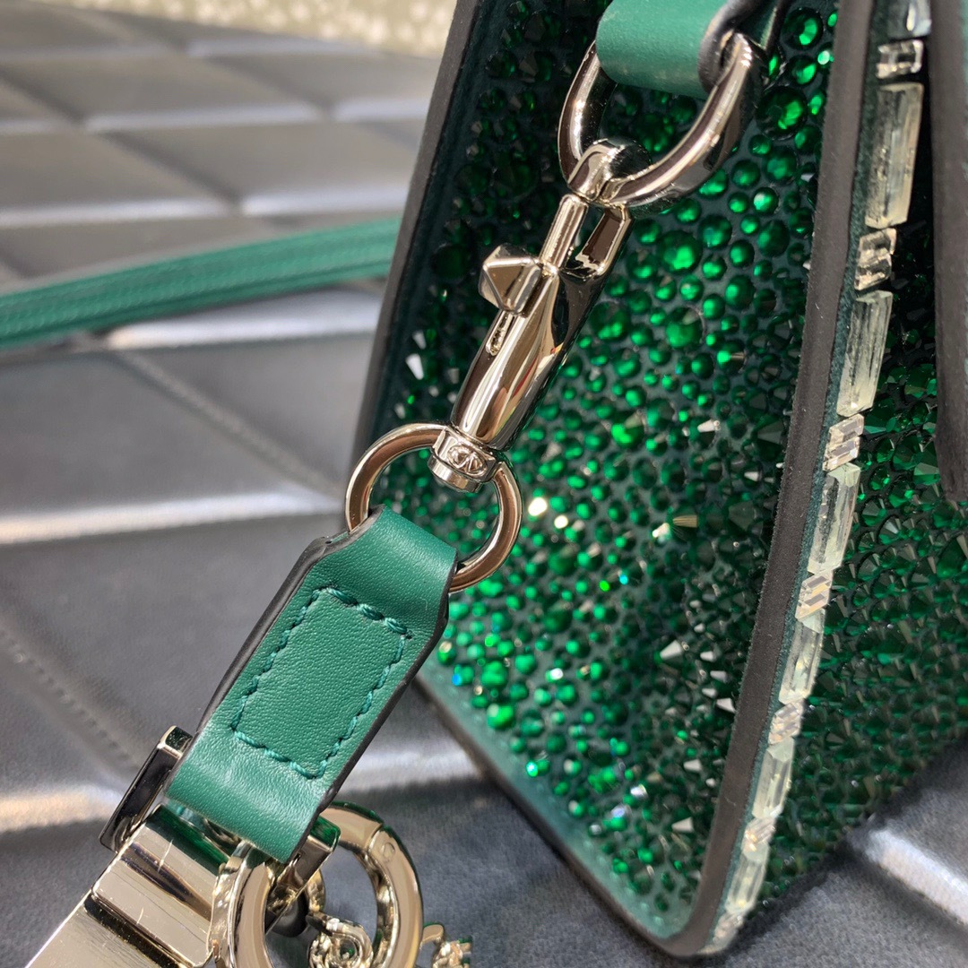 88BF2CAD-8303-4528-ACE3-30FA39B45200