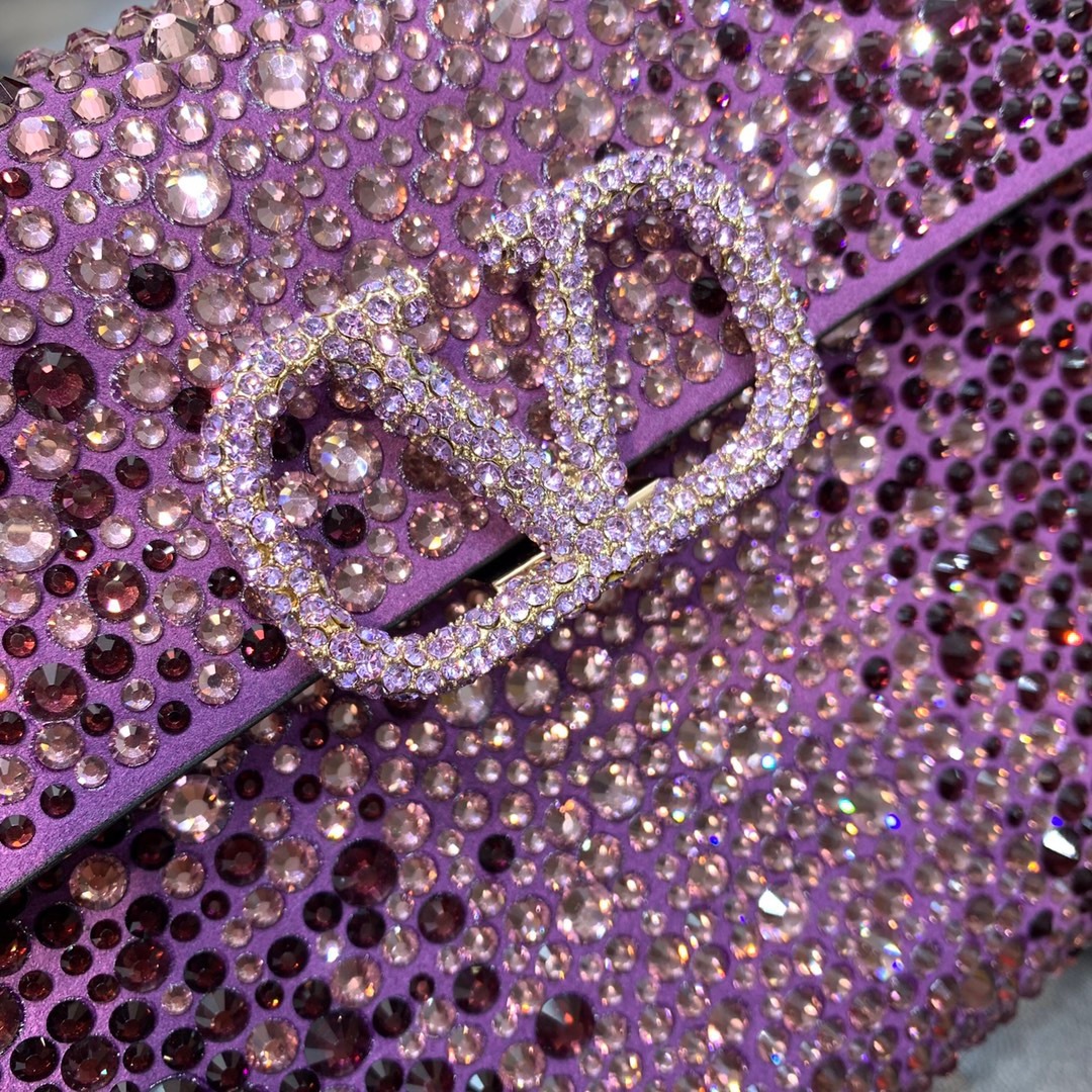 15E99D66-EA64-4FC6-A2AE-A174EA10DB63