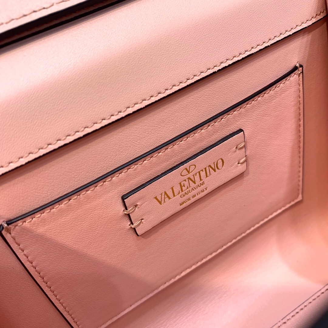 3B944BCD-760D-4EA1-8FAC-8CE74A602DED