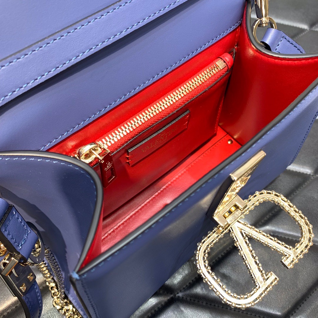 B7D46D71-FF58-4FD5-A97C-C33AB54D4B59