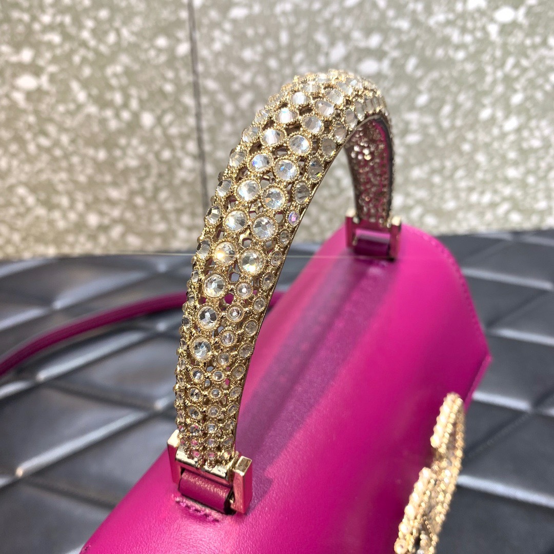 F3F590F9-DD0D-45ED-BF49-7E041D0CD262