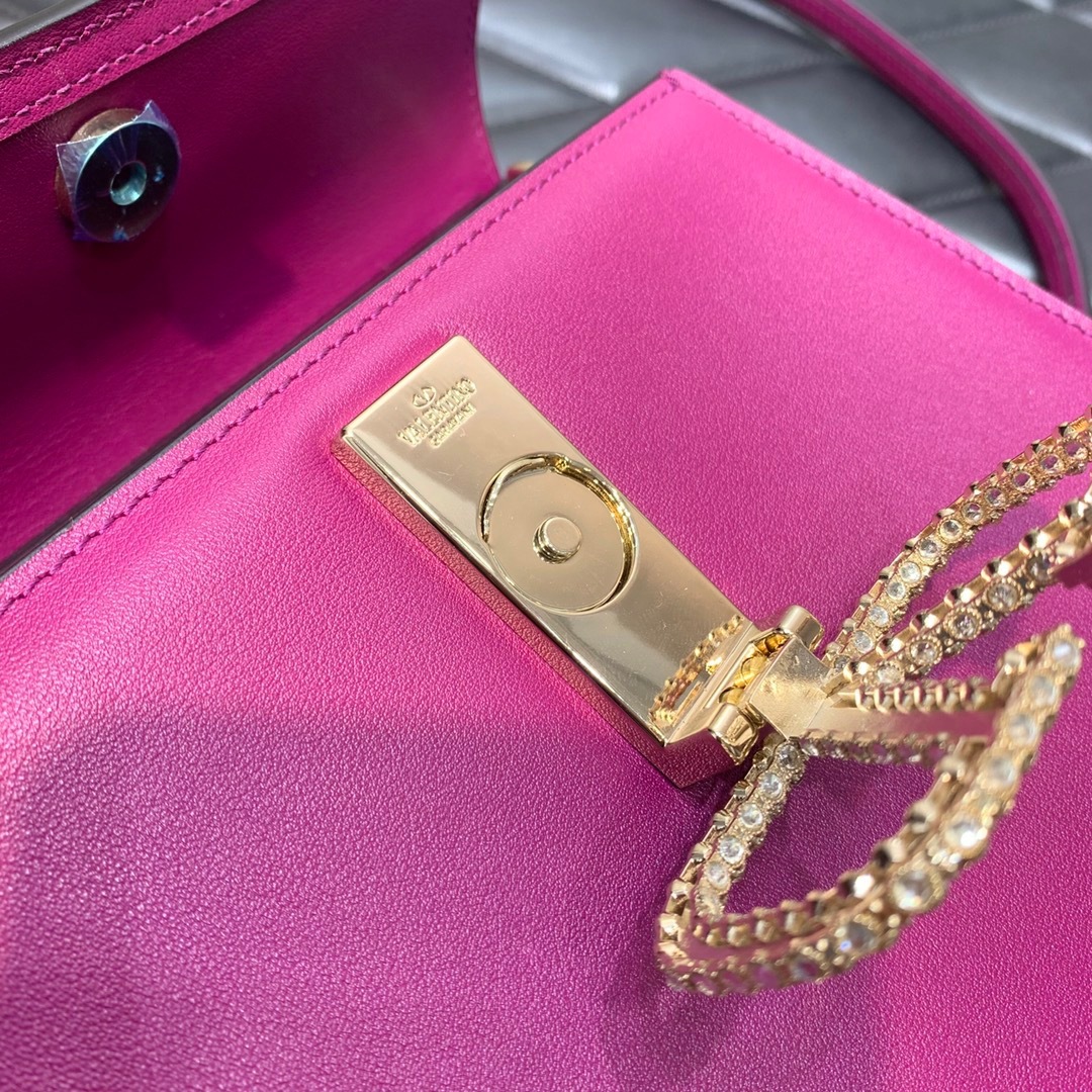 3C1426AE-1CD8-4F91-8981-A32A1C73142C