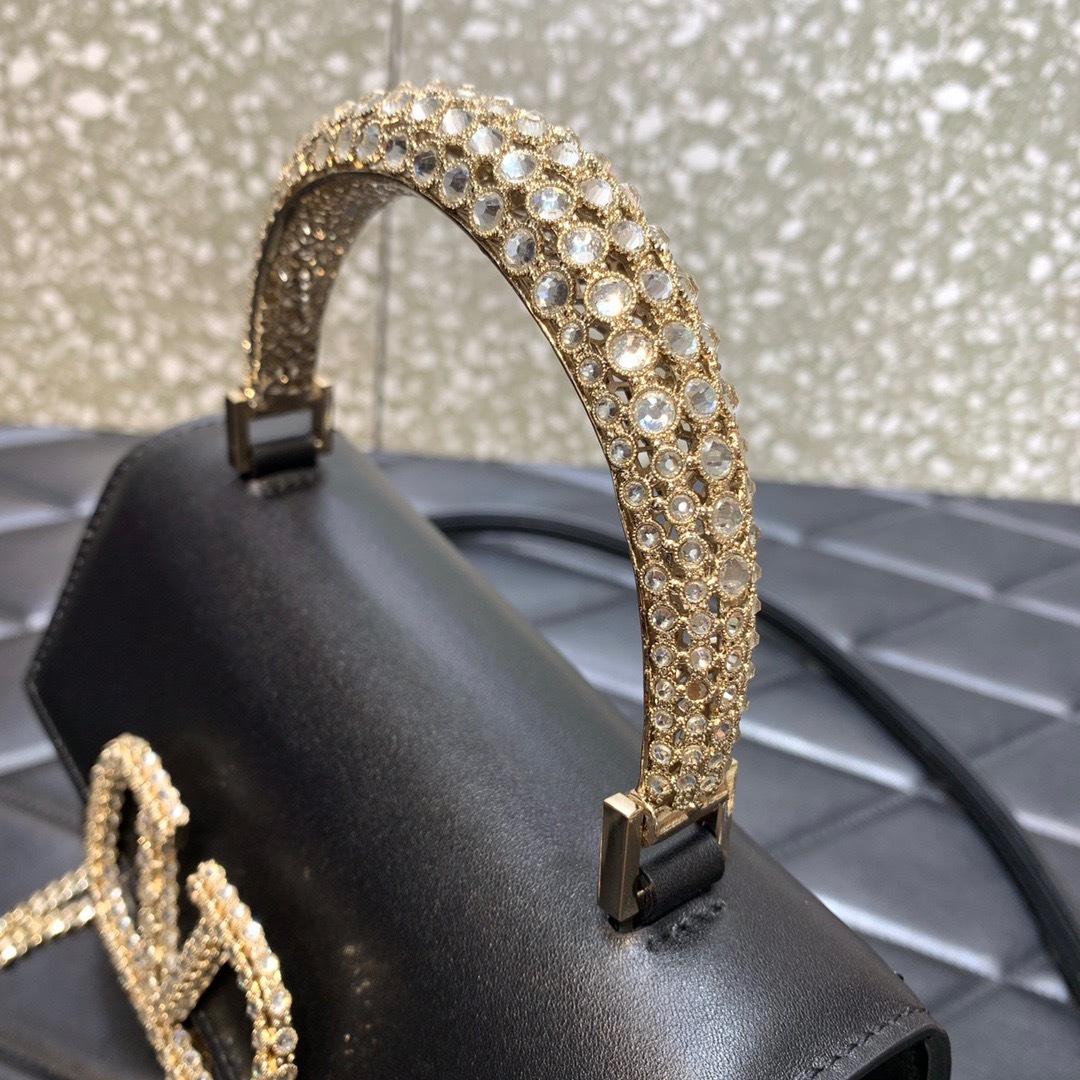 70310AC8-A9D2-477D-8E11-FFF7D8720130