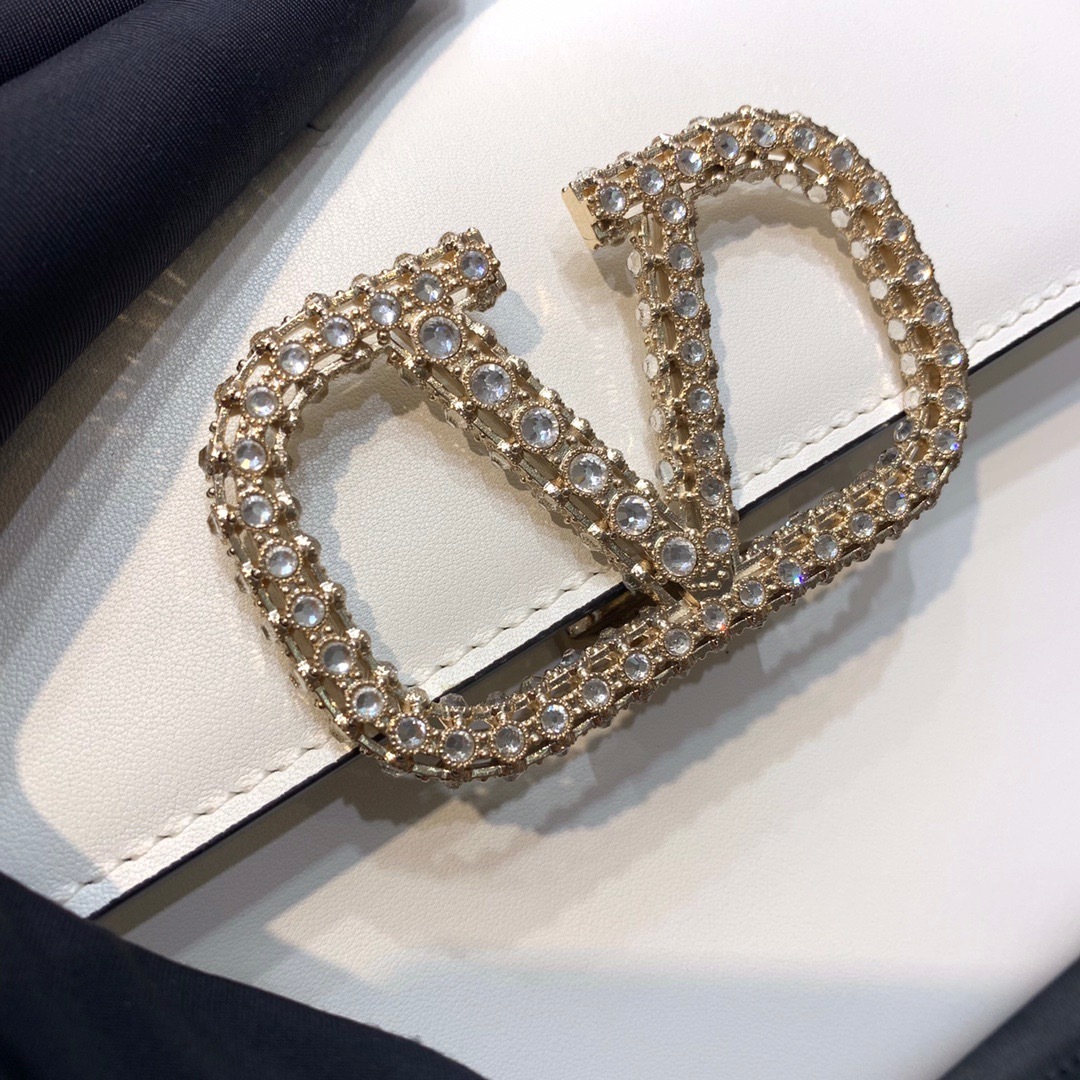 1D74BFAA-7FC9-4A94-AE4C-4659FA09131D