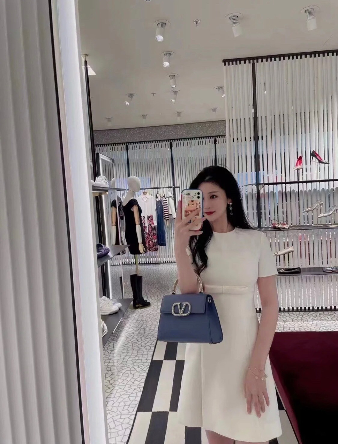 297E42ED-7B61-42F0-8BB1-A2E1B8AF7967