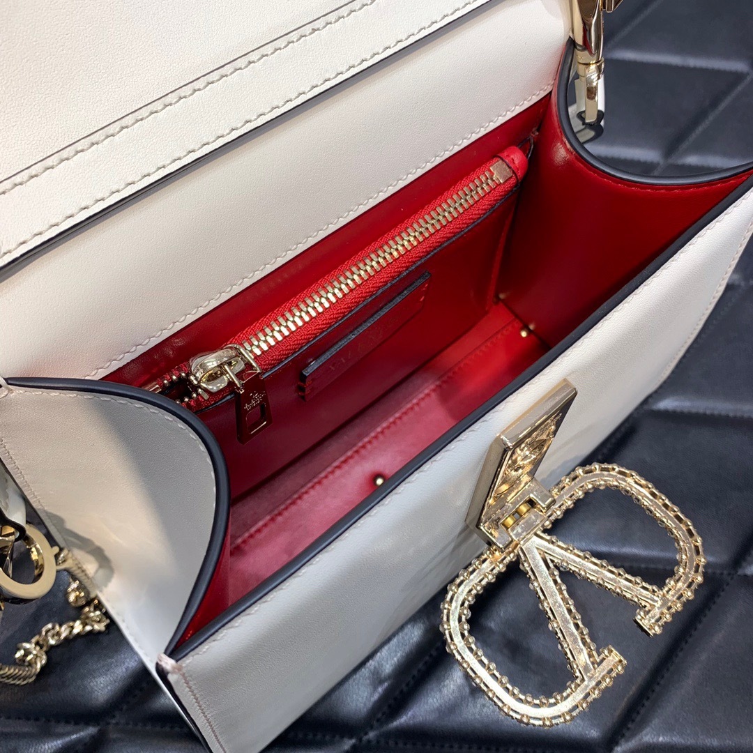 D112AE0C-470D-4AC2-AB1E-9DA14DF6D626