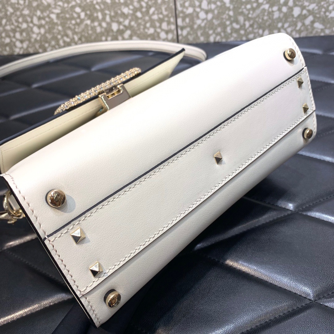 4B39601A-6BEF-49C5-B738-13D164E8AC99