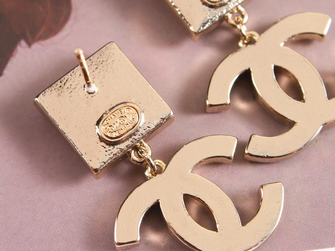 BC277A7A-2A88-47DB-BC6F-C11BBC777689