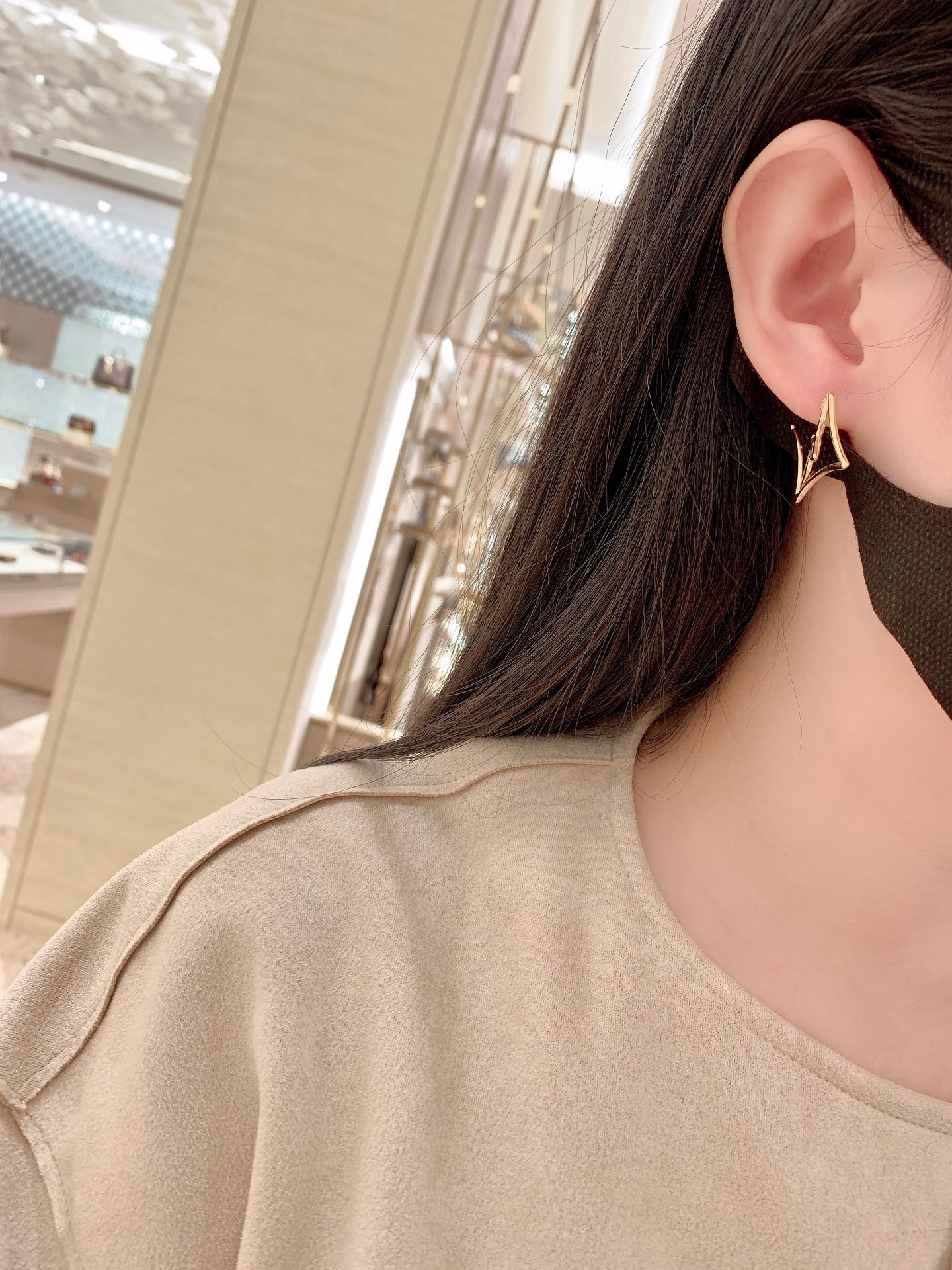 B1F00AB4-D853-4566-A260-4621A1C23105