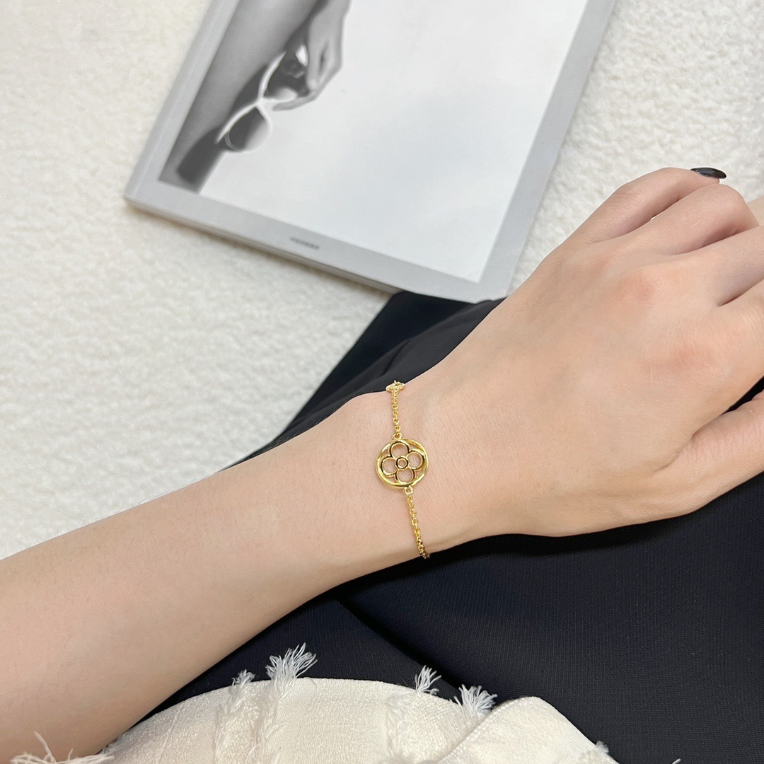 DF510E9D-5D73-4056-B367-4B0704189F33