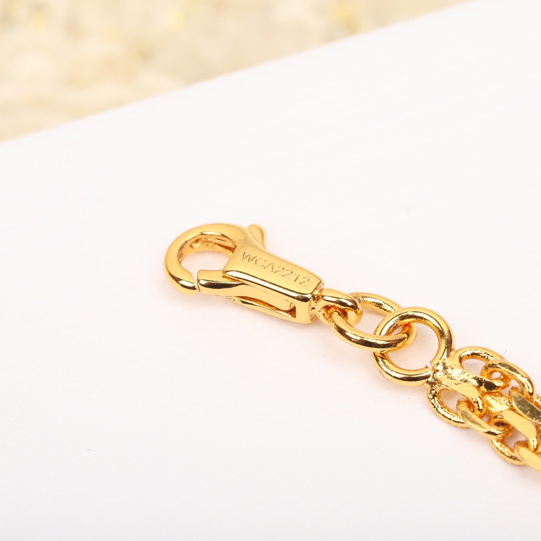 97798D36-A6B9-4215-B90C-12628E38C03A