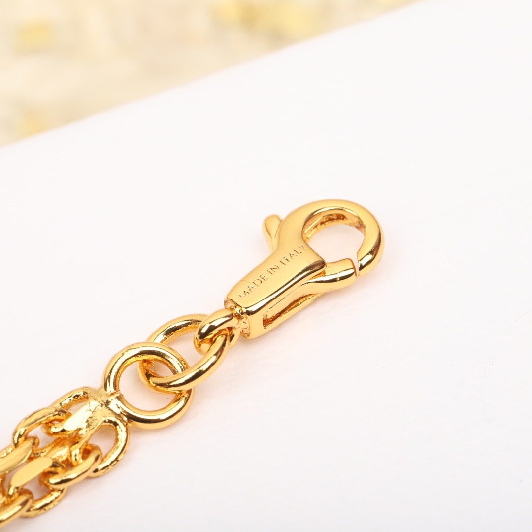 258DDE5A-F658-4A04-973F-4F5689E68D1D