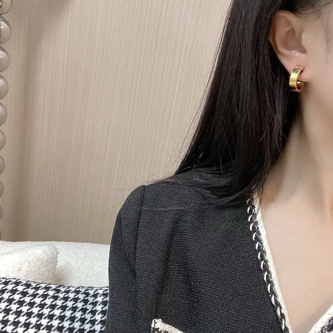 F4A70AF5-76C5-4FDE-B7D3-D521F8E8482C