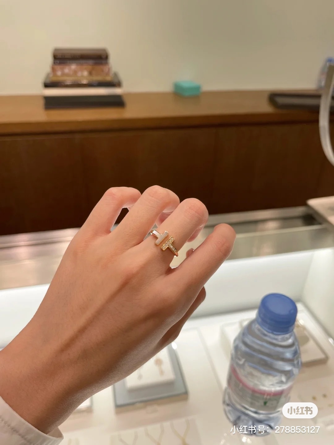 7F12B3CB-FB11-419F-99F2-FFD705FEA094