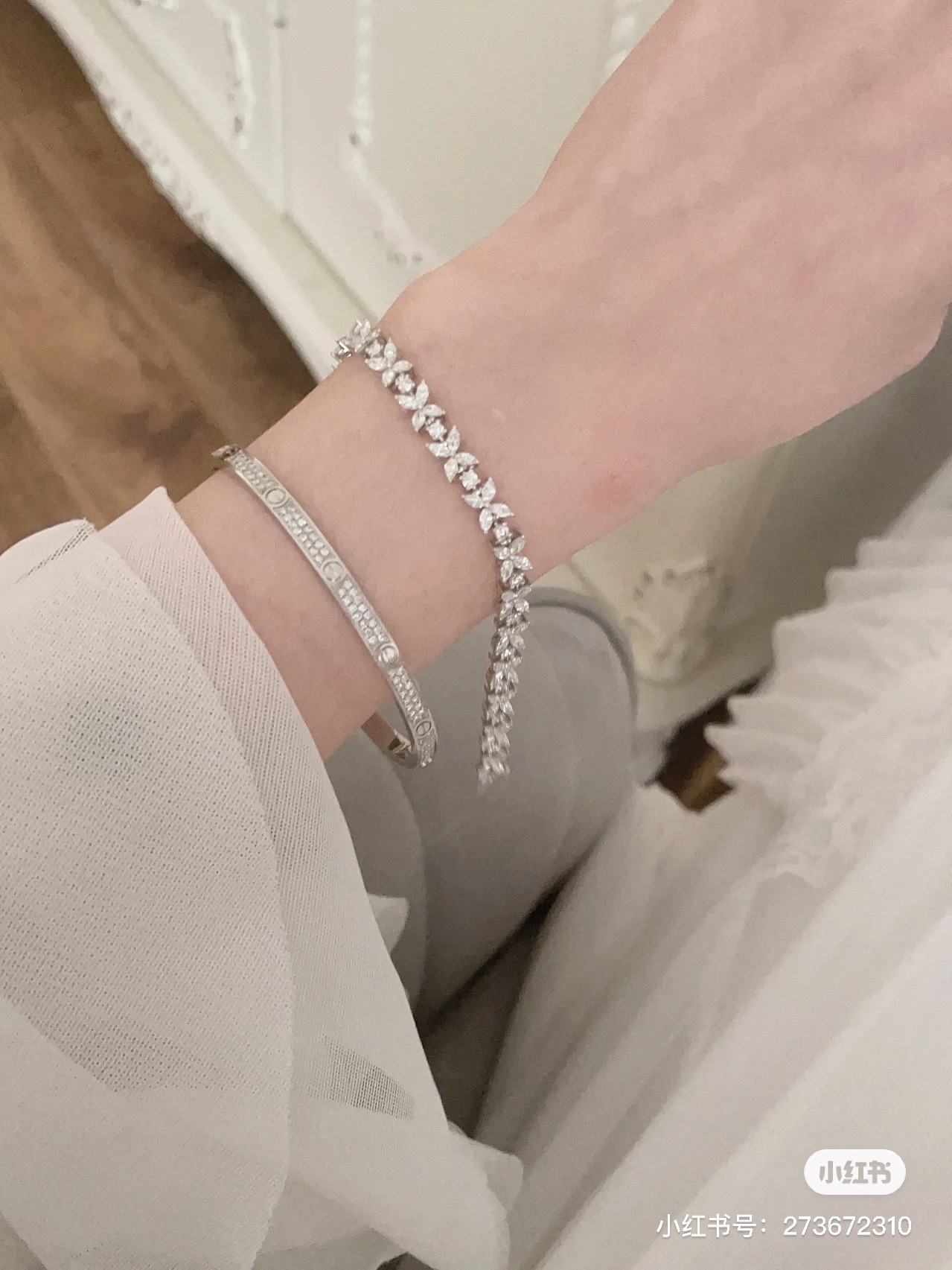 6728F812-56E2-4D73-8F2A-713D3EE74E29