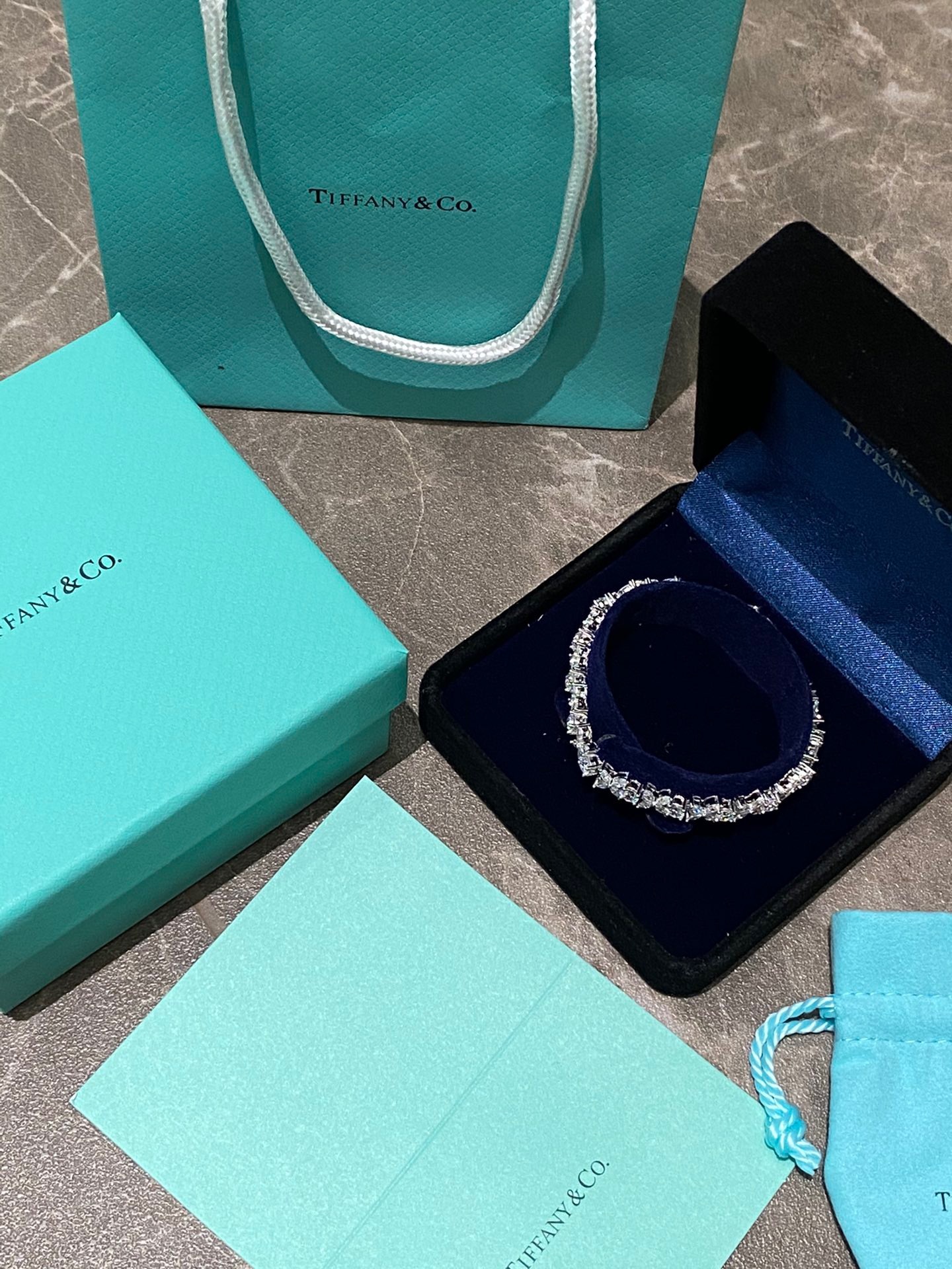 DA4CA9D8-5DBB-434B-BD96-0D9841367B2C