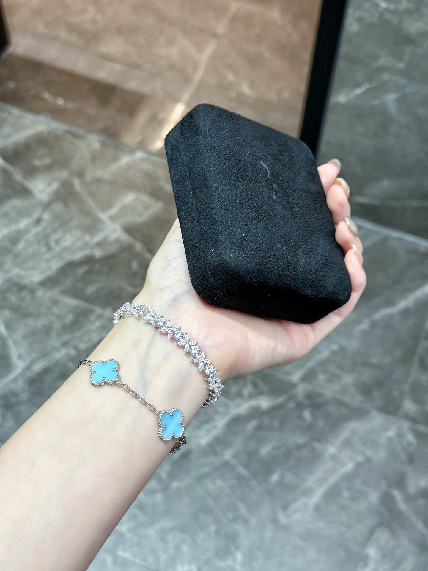 378992D7-41DB-4704-8F23-0A9722A881CC