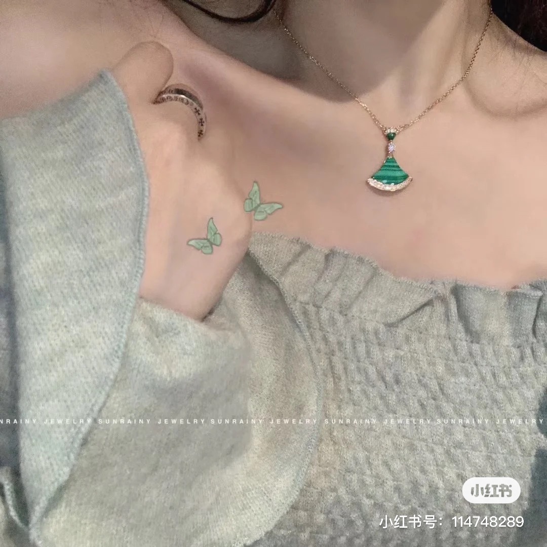 15F225ED-9EFF-429D-986B-3B3117107909