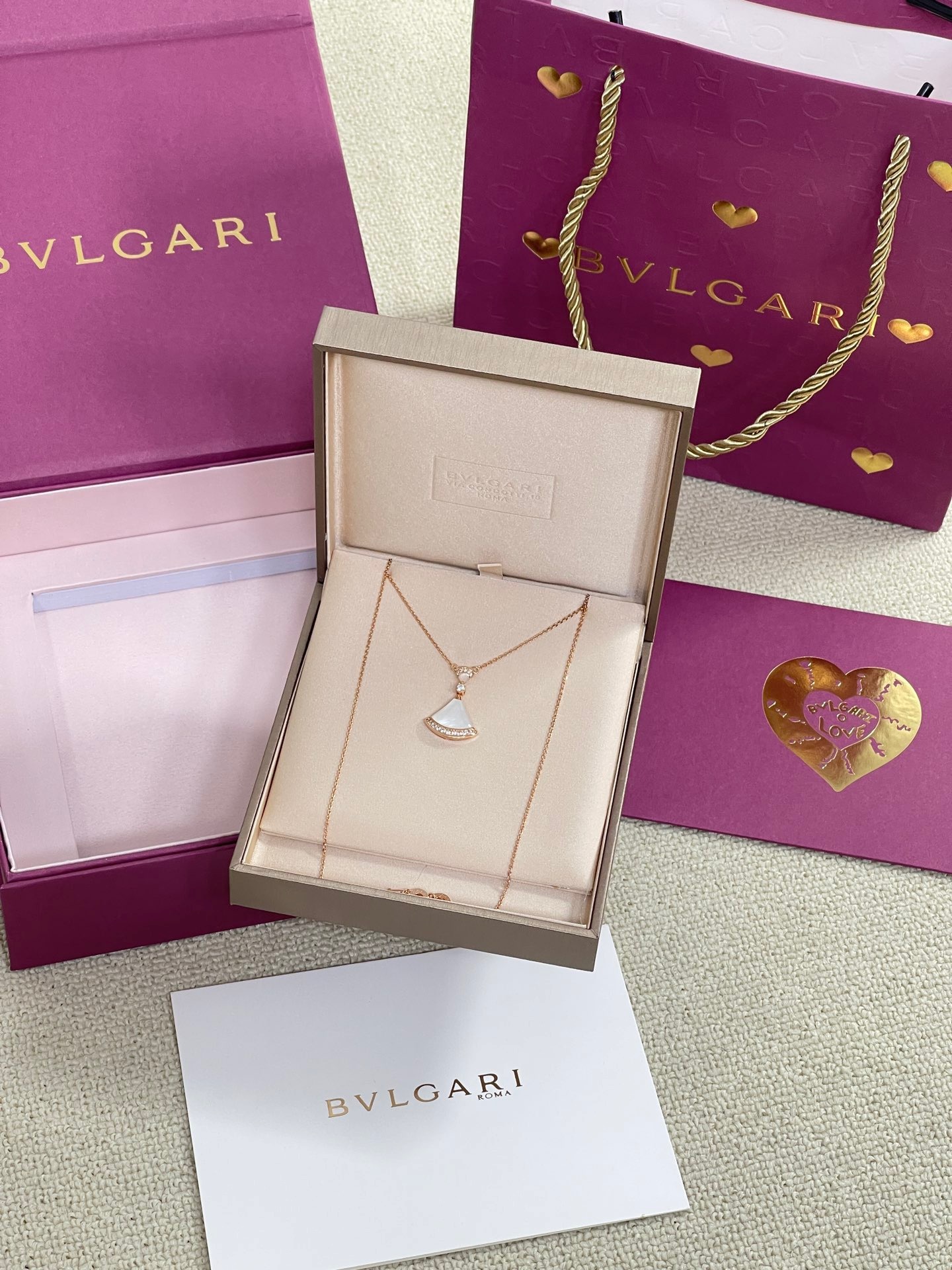 9D0B7970-7E28-4EC8-9F70-6D97914B85ED