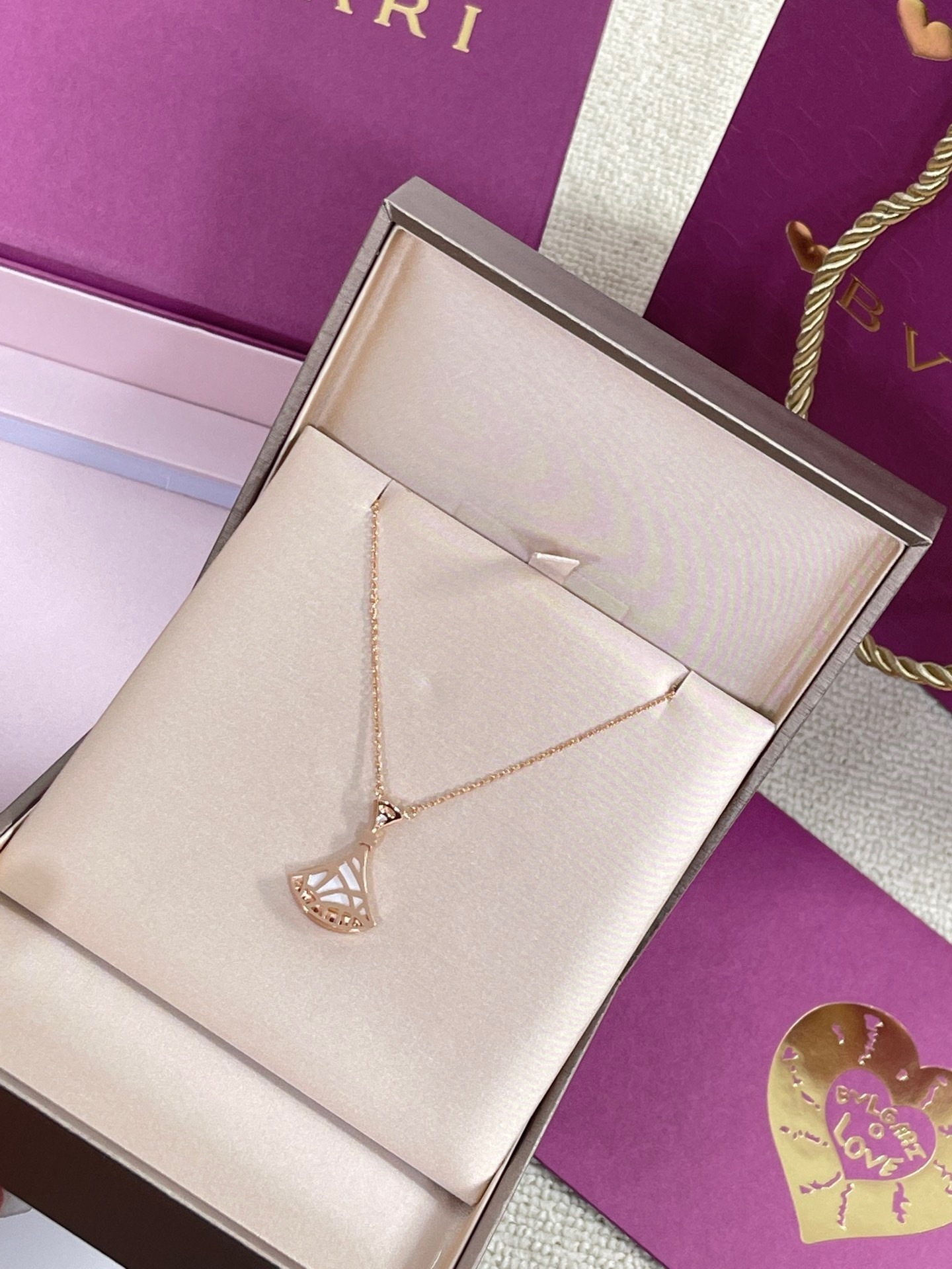 00F345EE-9E9D-42B2-AF09-8639CB977A73