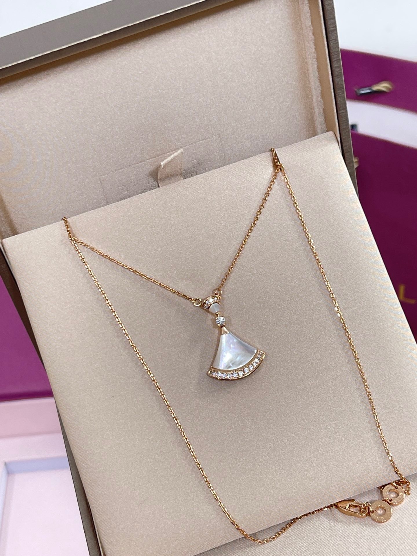 1A85C1CB-637D-4D2E-A8A1-2ED287B63374