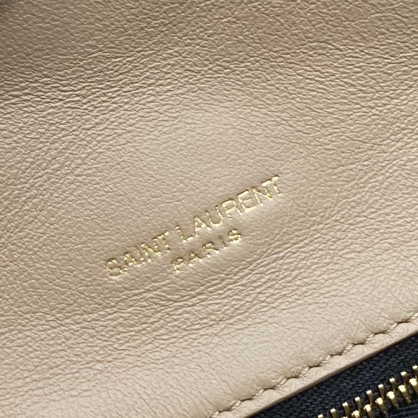 2ADC426A-67B8-4621-BC54-E741A97B0881