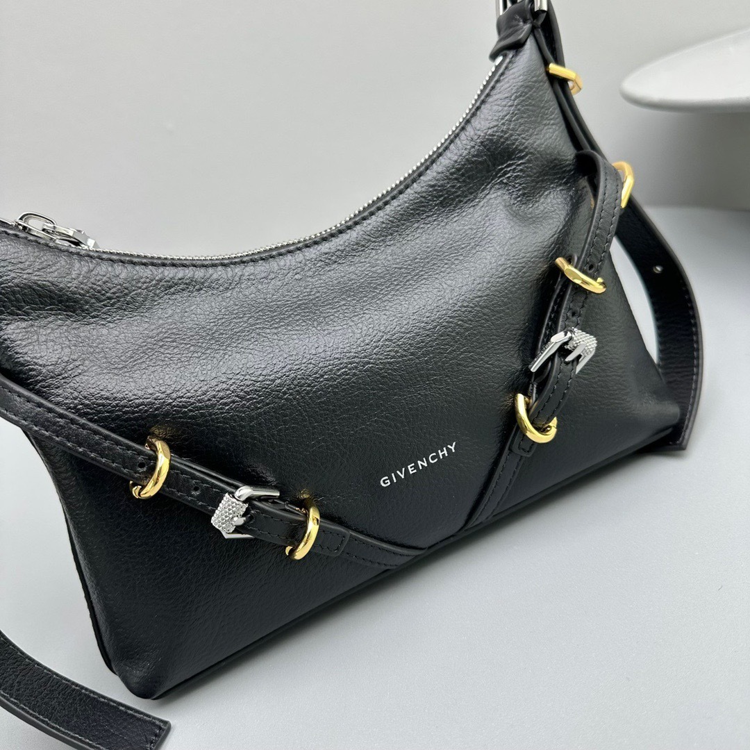 61000F64-F325-4314-A8F4-69A803D2F3EF